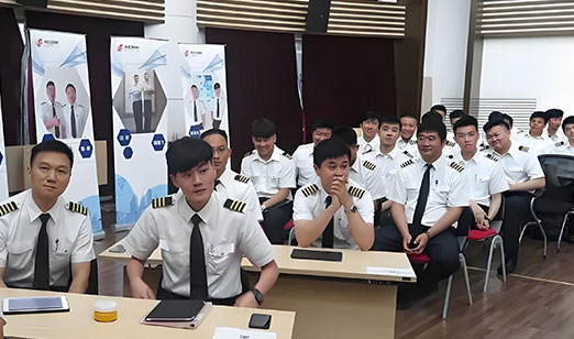 雄厚的師資實(shí)力